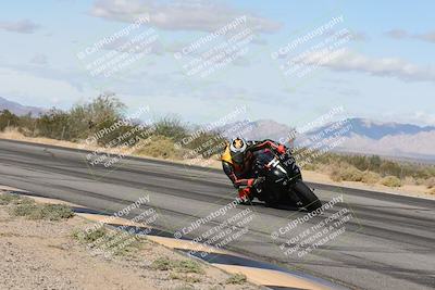 media/Nov-16-2025-Race Pace (Sun) [[8c5fa54630]]/Non Verified Riders (1st 20 Minutes)/3-Turn 3 Inside (11am)/